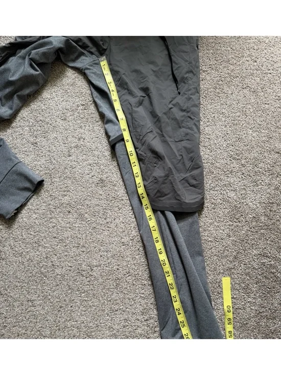 On Running Men’s Running Pants in Eclipse/Lead Size Medium Vented Track Pant - Picture 16 of 16
